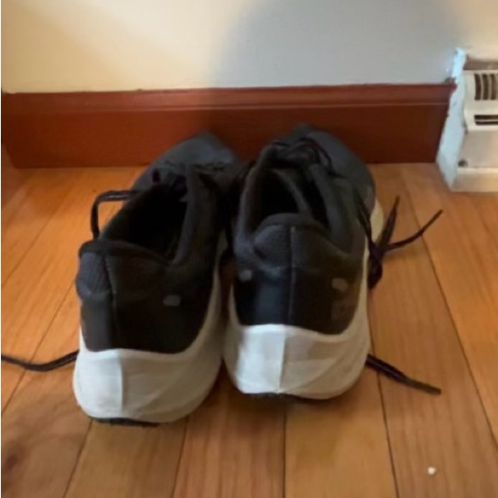 Nike Zoom Winflo 7 Shield Men's Running Shoes . Size 8.5